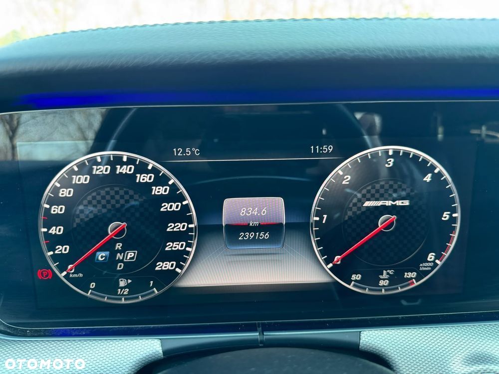 Mercedes-Benz Klasa E 220 d 4-Matic 9G-TRONIC - 25