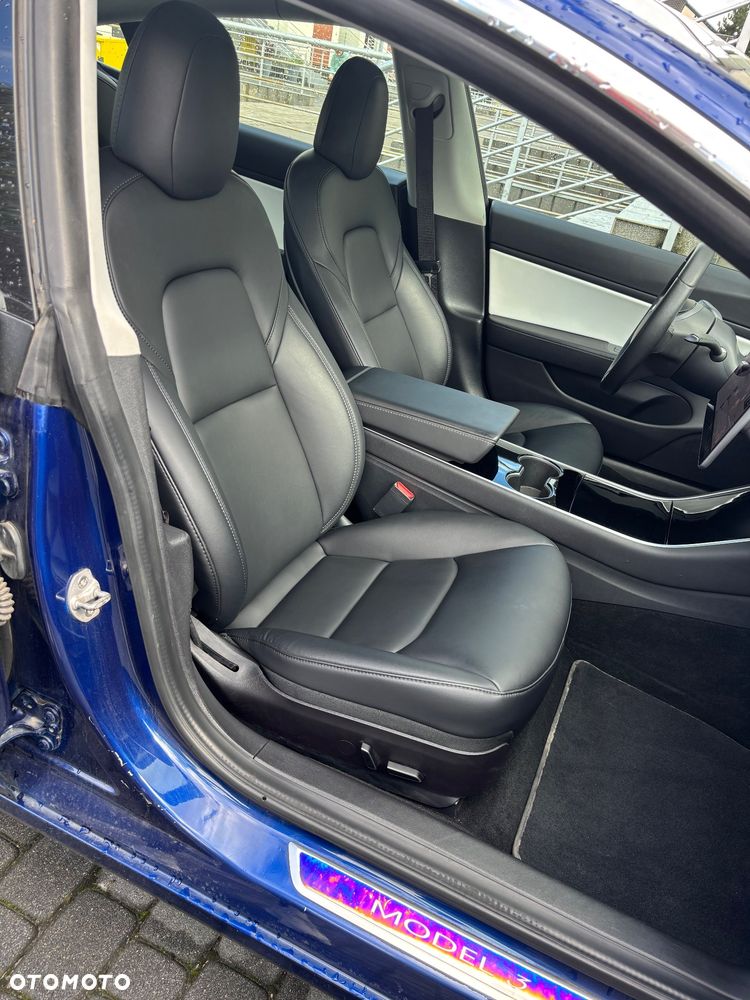 Tesla Model 3 - 21