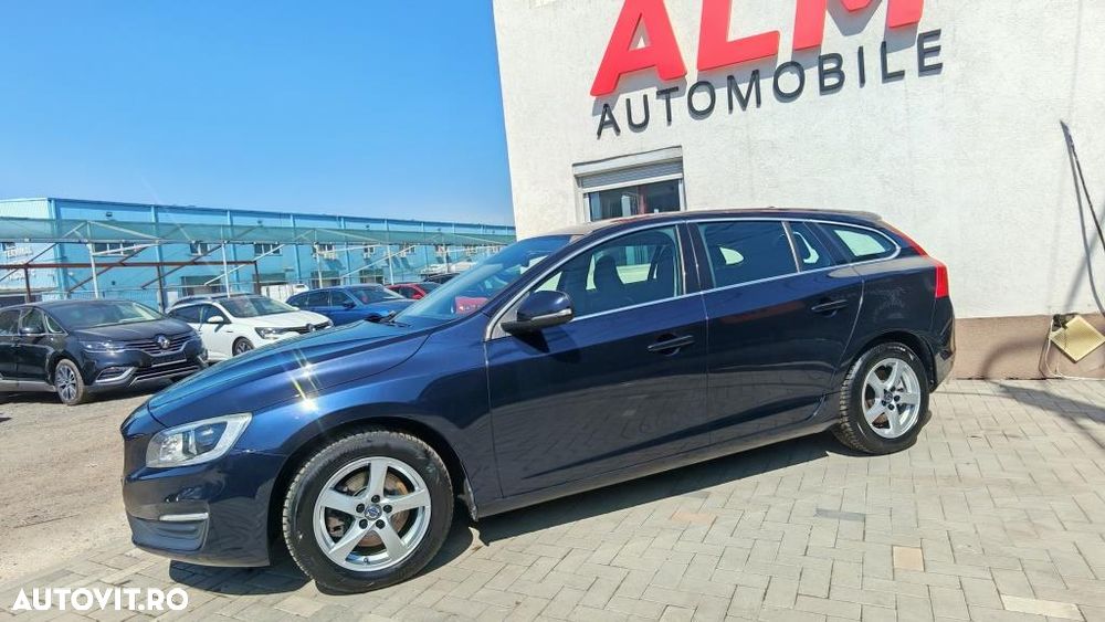Volvo V60 D3 Momentum Core - 6
