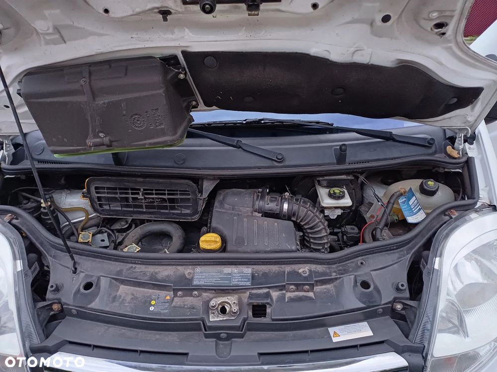 Opel Vivaro - 30