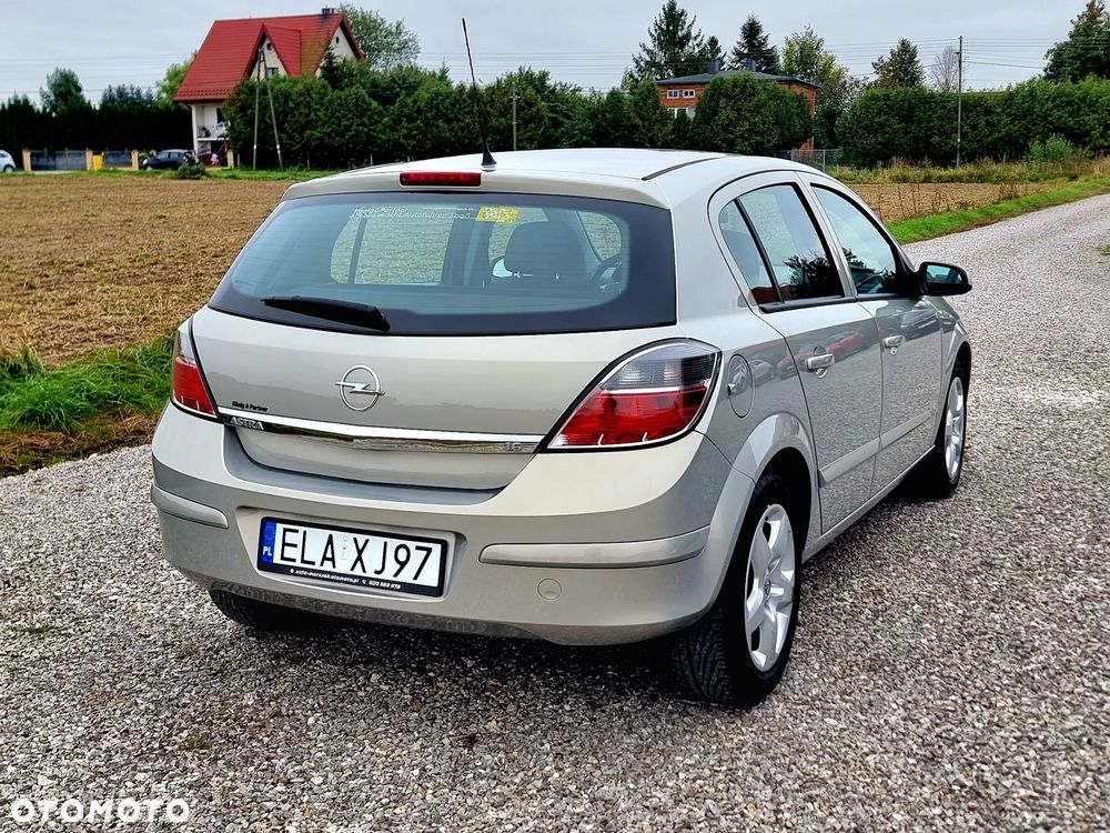 Opel Astra 1.6 Cosmo - 11