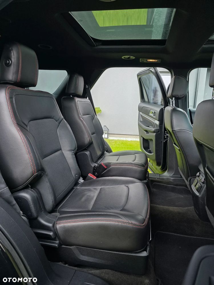 Ford Explorer - 33