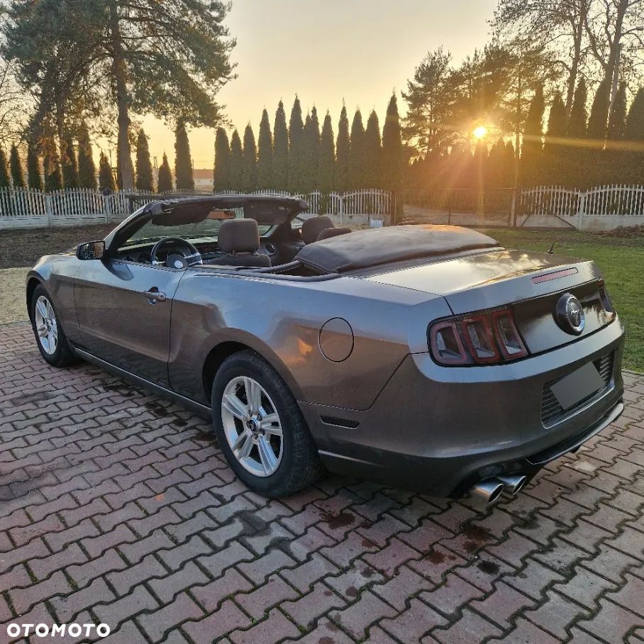 Ford Mustang 3.7 V6 - 10