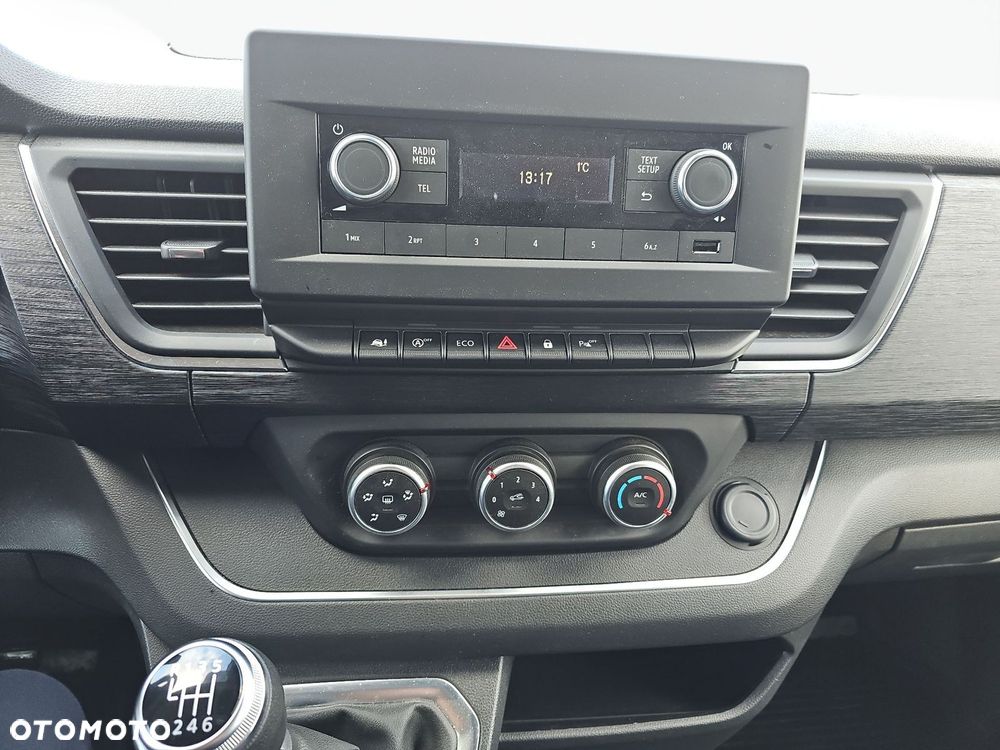 Renault Trafic Grand SpaceClass 2.0 dCi - 18