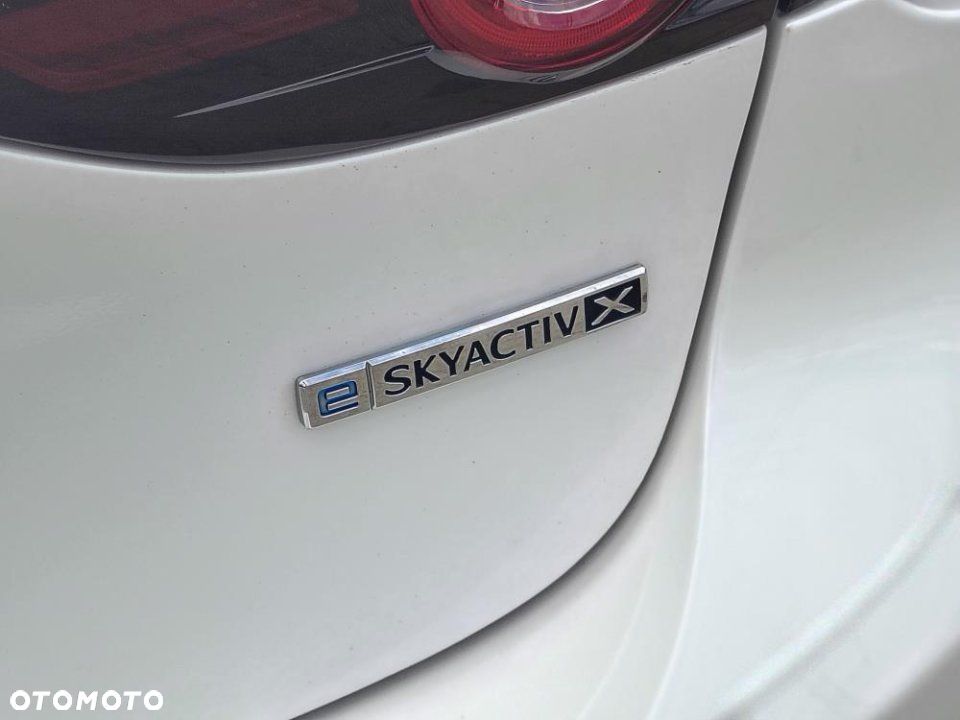 Mazda 3 e-SKYACTIV-X 186 M HYBRID CENTRE-LINE - 3
