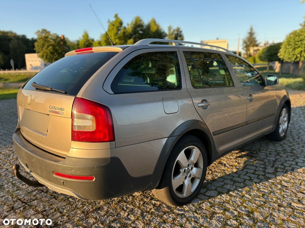 Skoda Octavia Scout 2.0 TDI DPF - 4