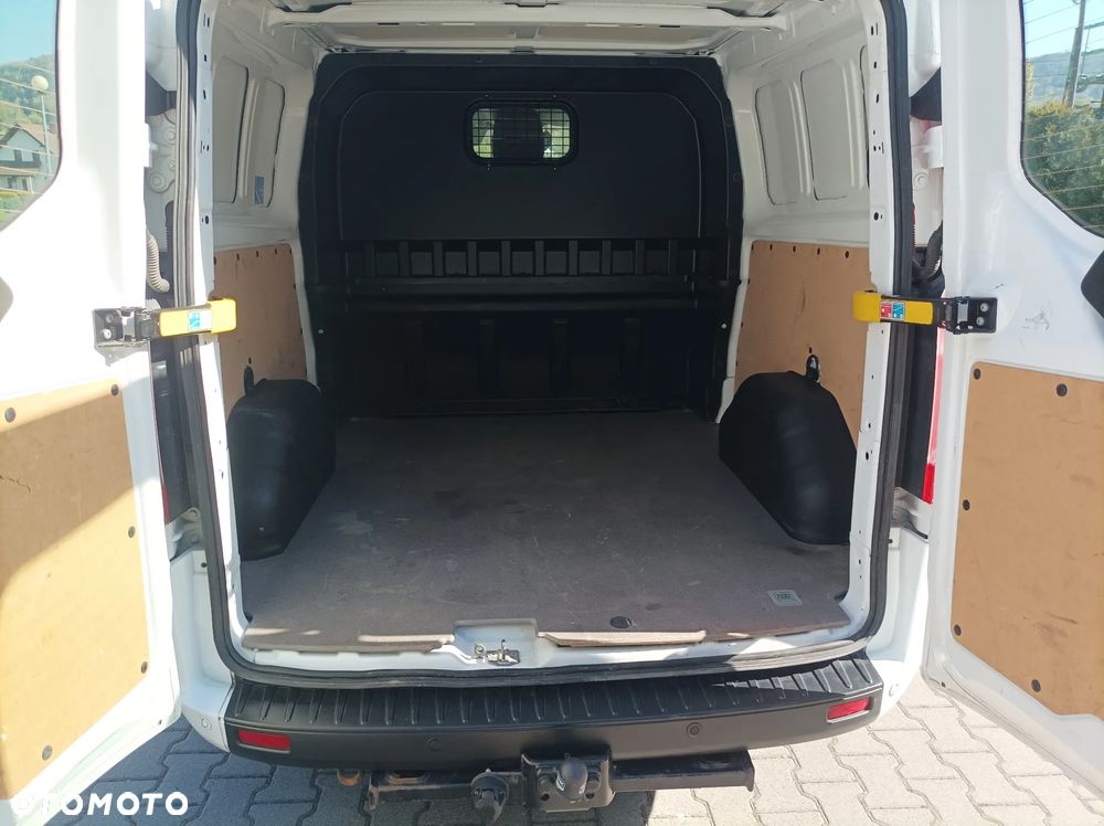 Ford TRANSIT CUSTOM - 11
