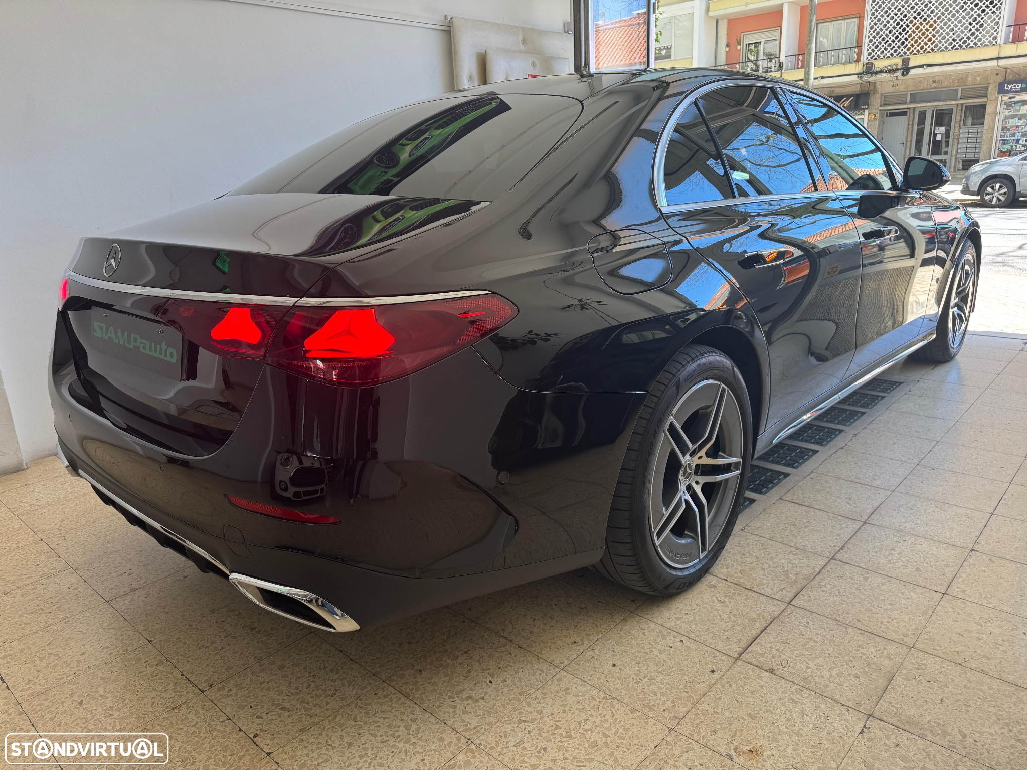 Mercedes-Benz E 300 e AMG Line - 4