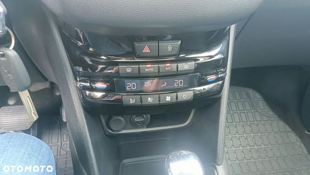 Peugeot 208 1.6 VTi Allure - 18