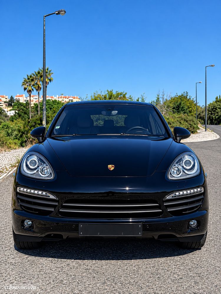 Porsche Cayenne - 1