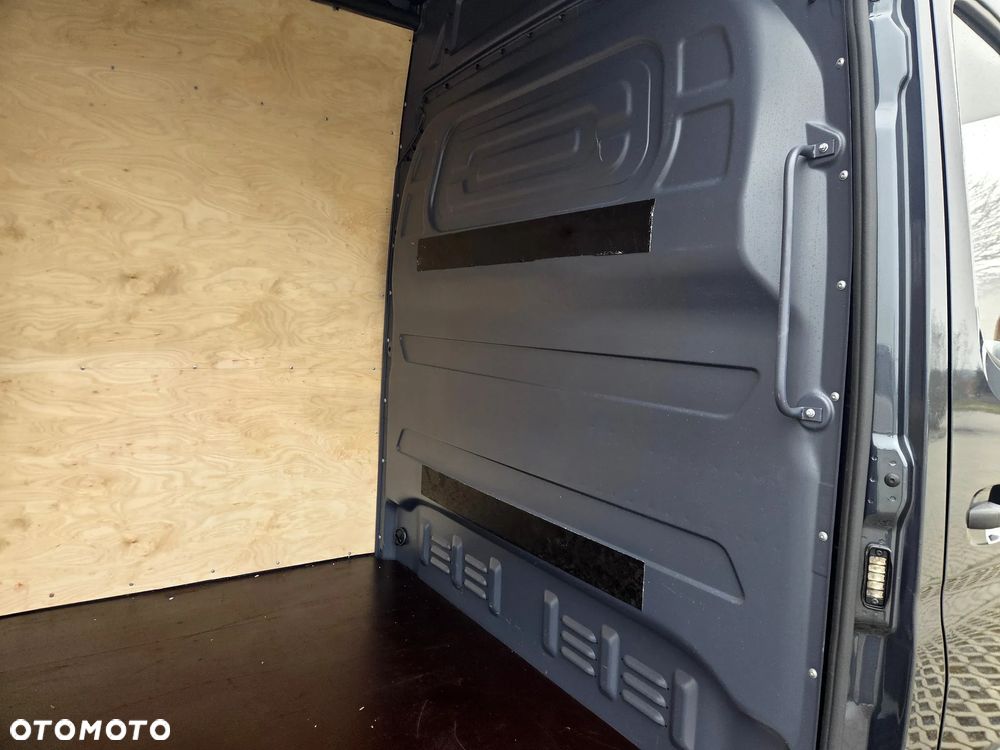 Mercedes-Benz Sprinter - 17