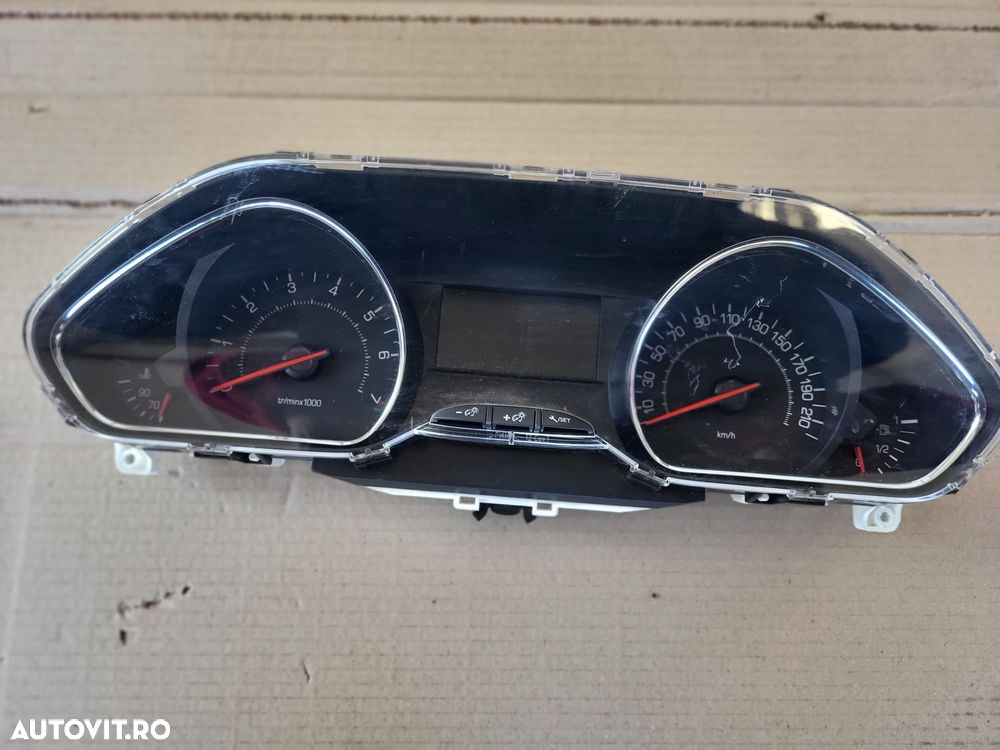 Ceas de bord Peugeot 2008 din 2013 cod 9801904080  H- - 1