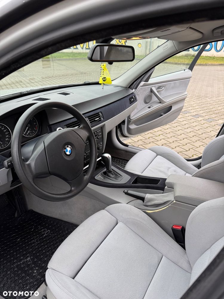 BMW Seria 3 318i - 6