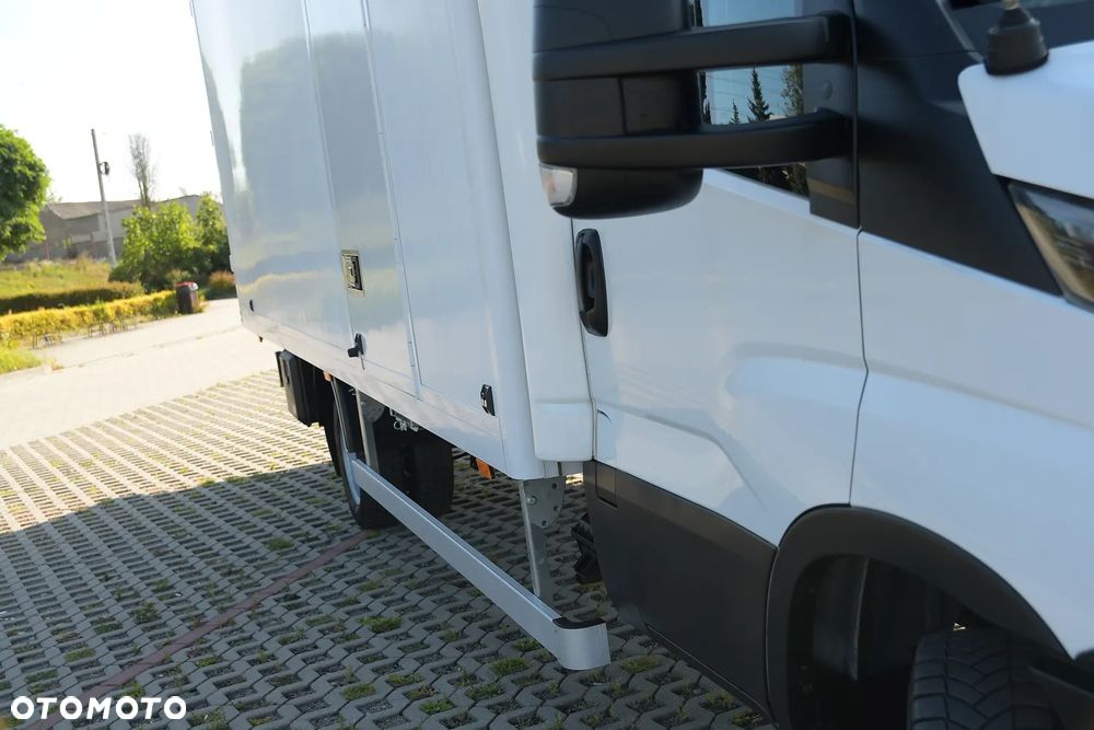 Iveco DAILY 50-180 * KONTENER Długość 6,1m 12epal* PRZEB 166 000km! * Salon Polska - 15