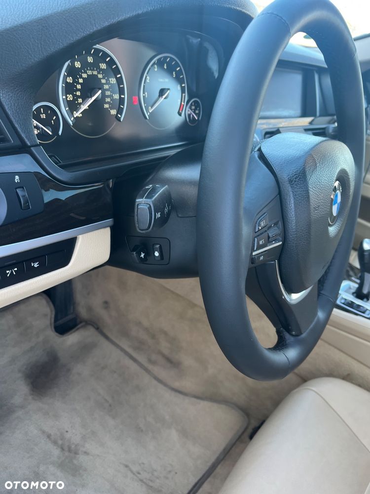 BMW Seria 5 528i xDrive - 1