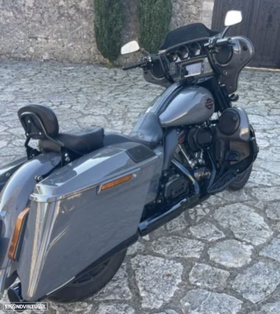 Harley-Davidson Street GLIDE CVO - 4