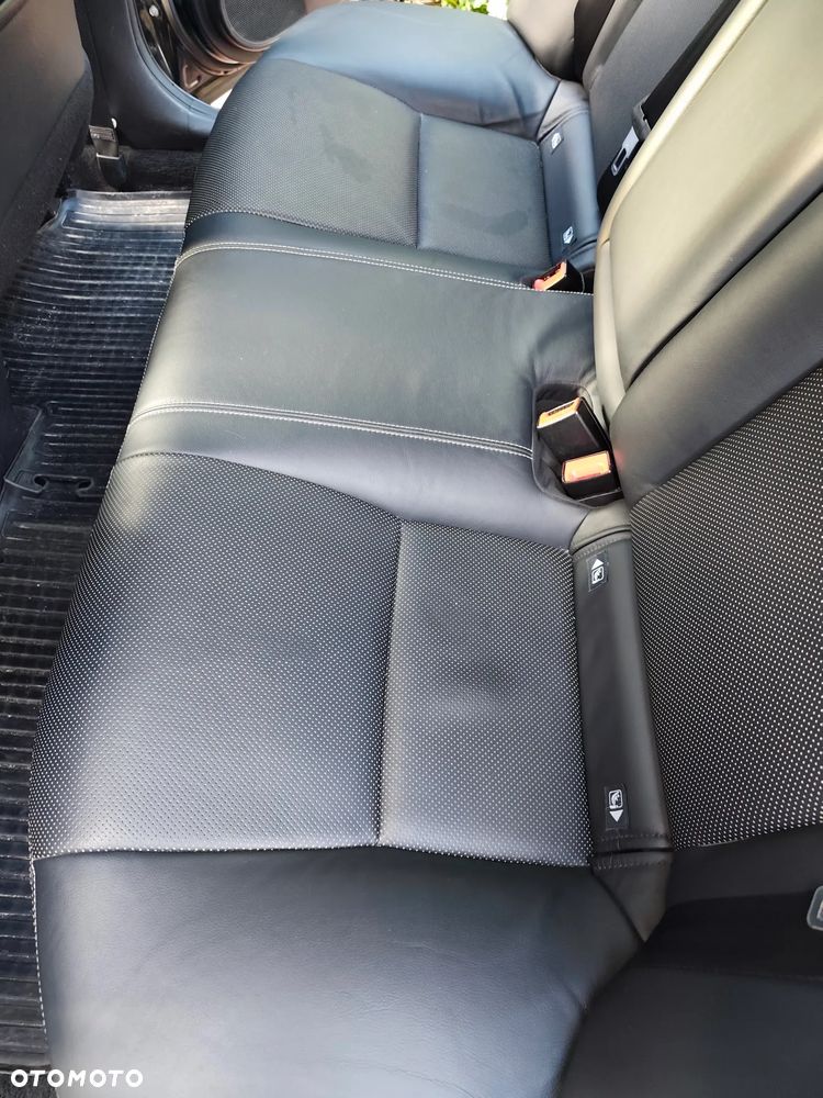 Toyota Avensis 1.8 Premium MS - 34