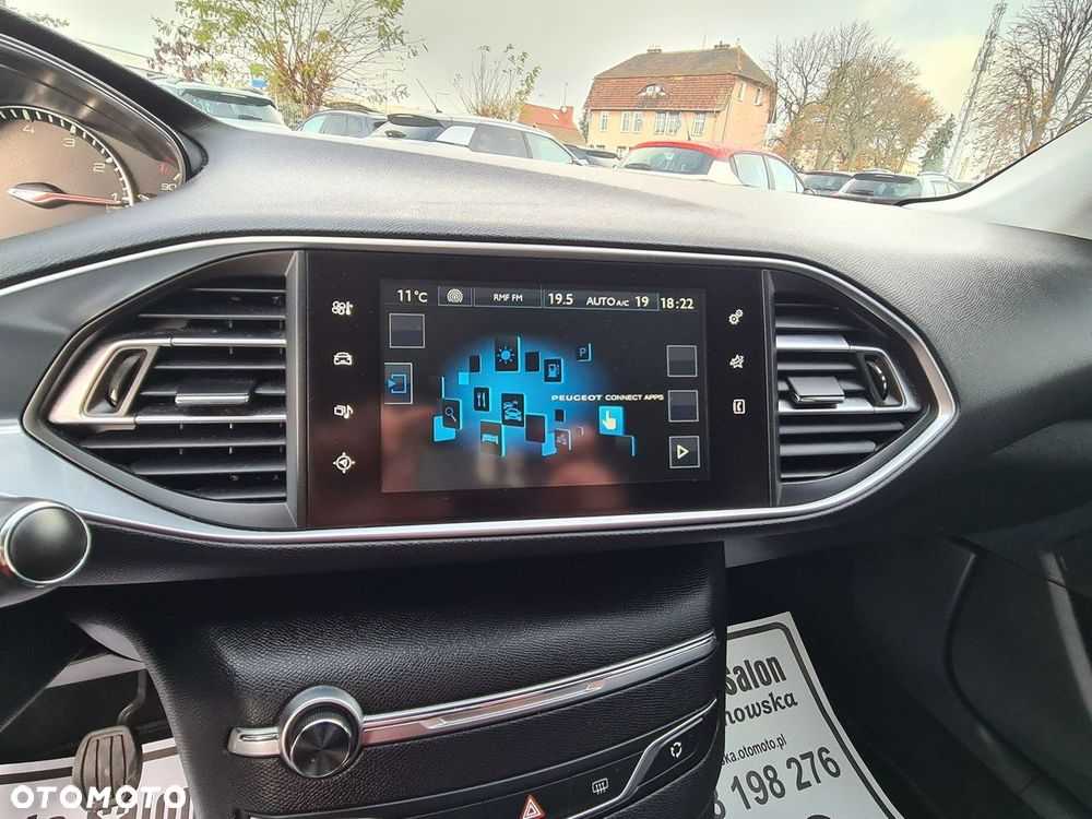 Peugeot 308 1.2 PureTech Allure S&S - 18