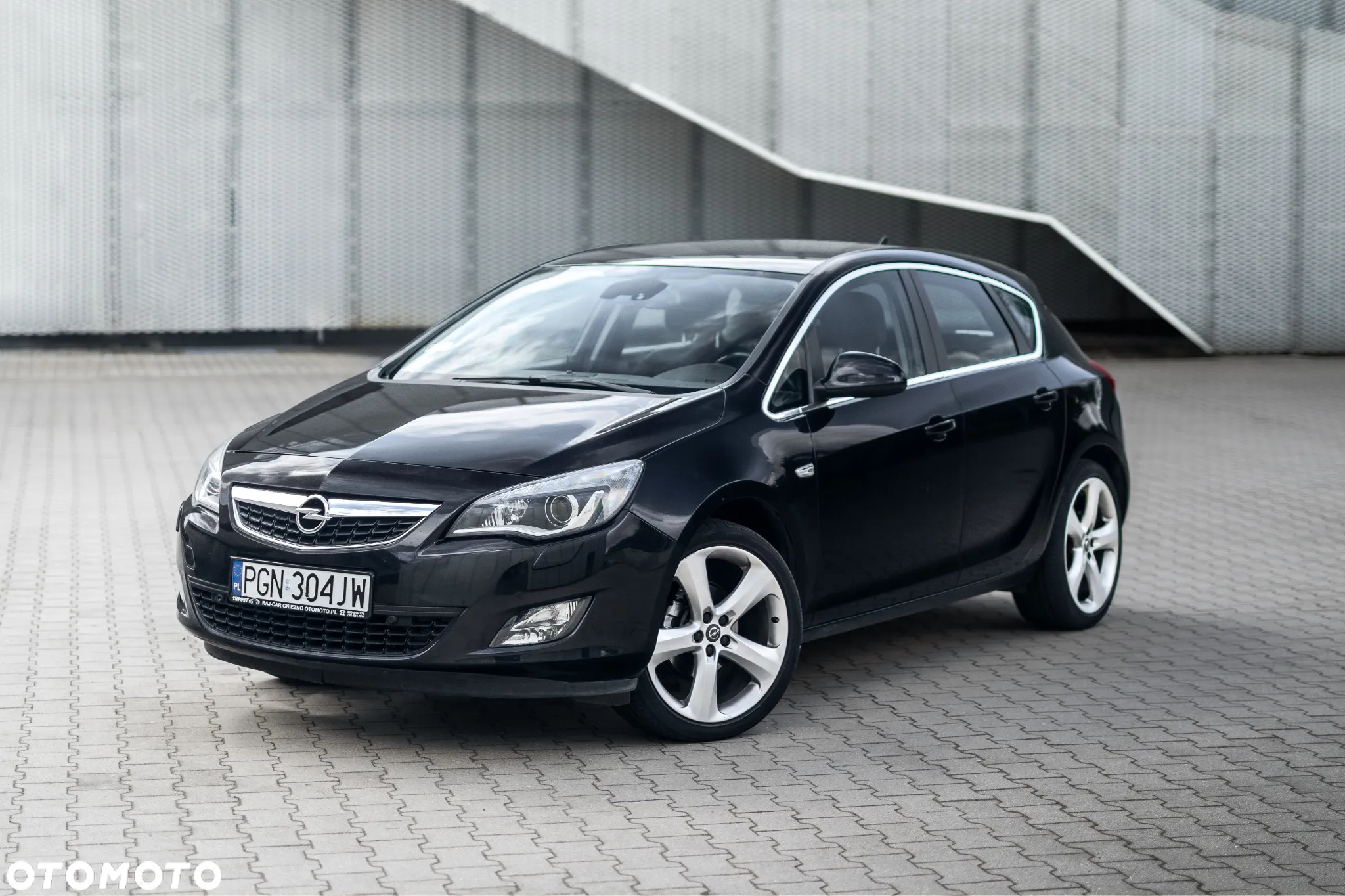Opel Astra IV 1.4 T Cosmo S&S - 2
