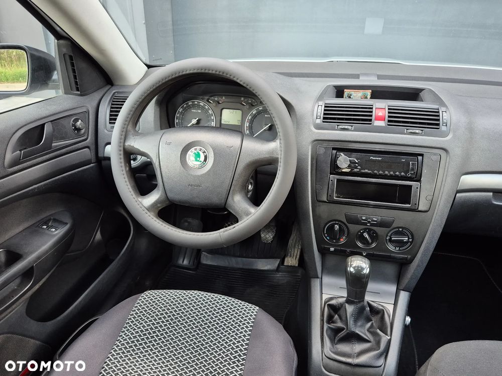 Skoda Octavia 1.6 Elegance - 11