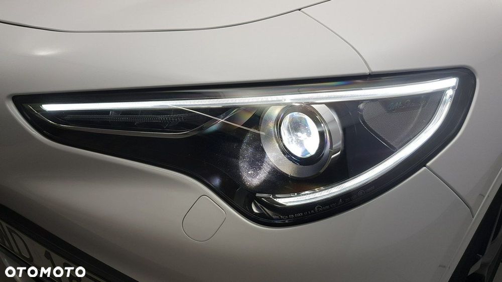 Alfa Romeo Stelvio - 10