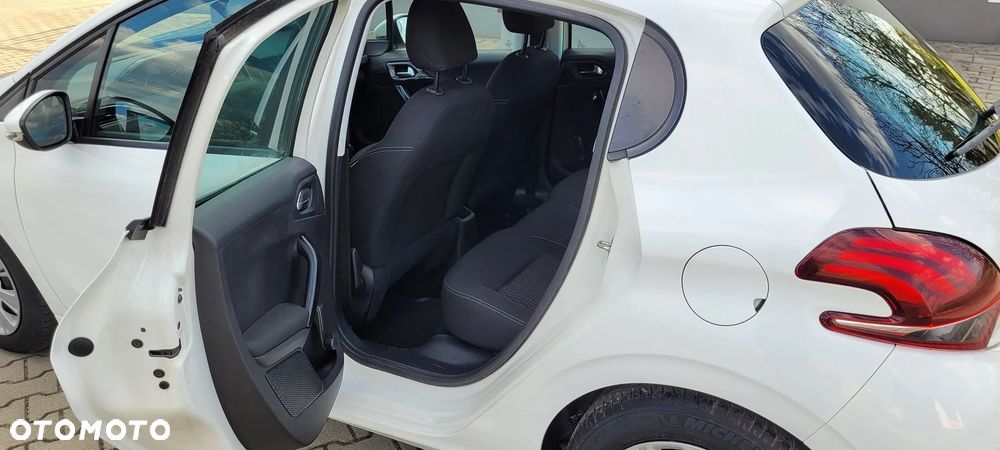 Peugeot 208 82 PureTech Style - 17