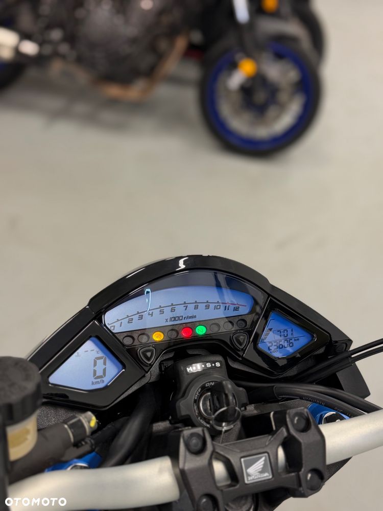 Honda CB - 27