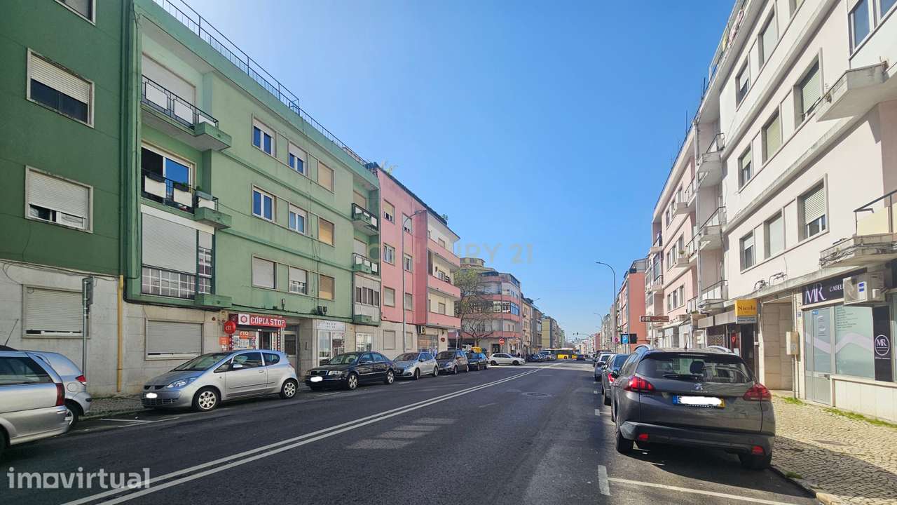 T2 Remodelado, Avenida D. Nuno Álvares Pereira – Amadora - Grande imagem: 2/22