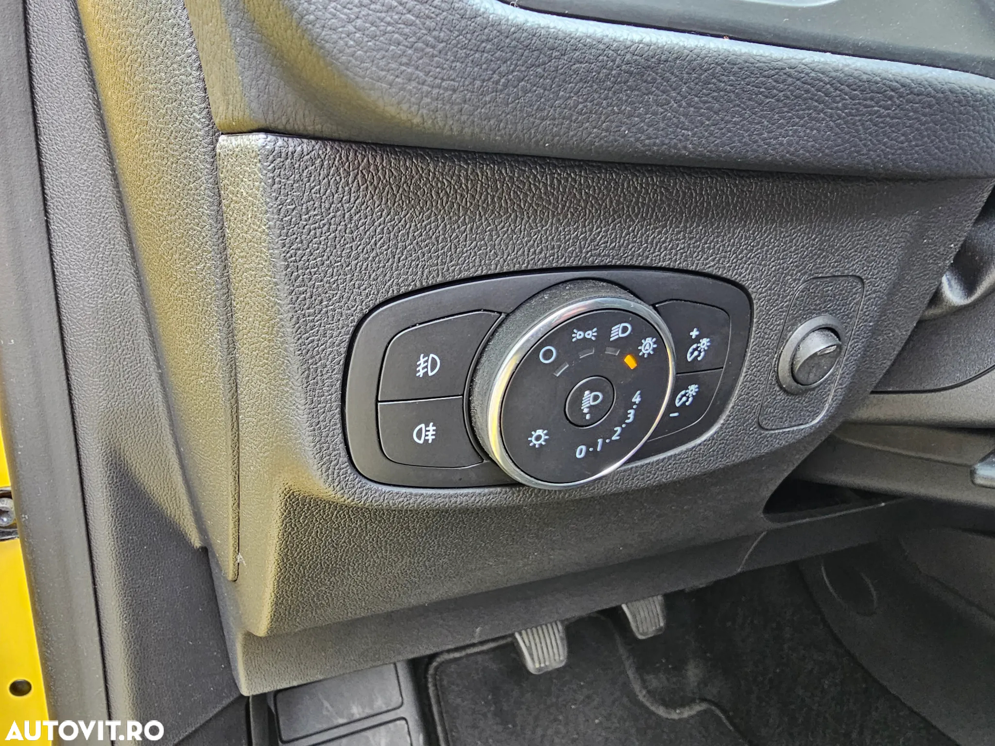 Ford Focus 1.0 EcoBoost Hybrid ACTIVE - 14