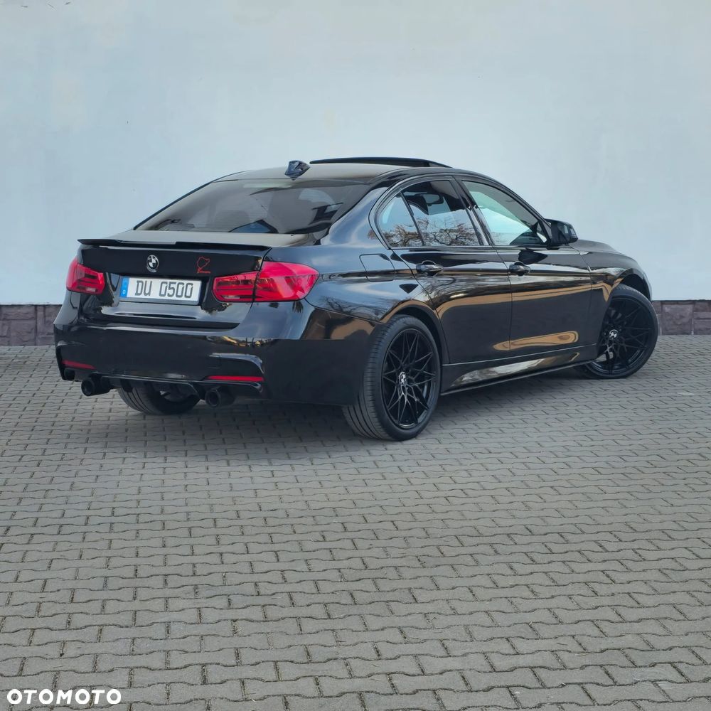 BMW Seria 3 330i xDrive M Sport - 12