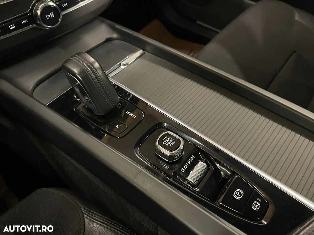 Volvo XC 60 T6 AWD Recharge Geartronic Inscription - 31