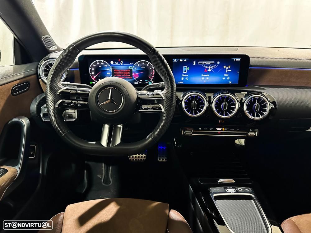 Mercedes-Benz CLA 200 7G-DCT AMG Line Advanced Plus — fotografia 19