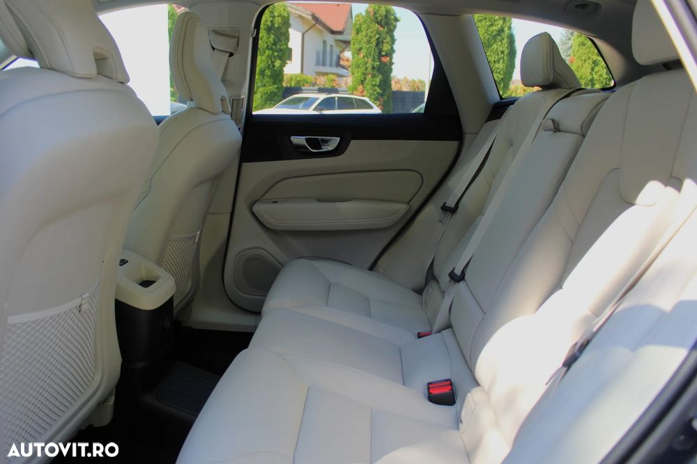 Volvo XC 60 T8 AWD AT PHEV Plus Dark - 14
