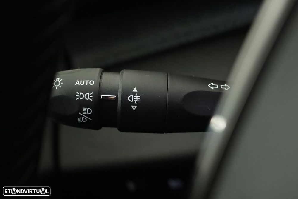 Peugeot 308 SW 1.6 Hybrid Allure e-EAT8 - 17
