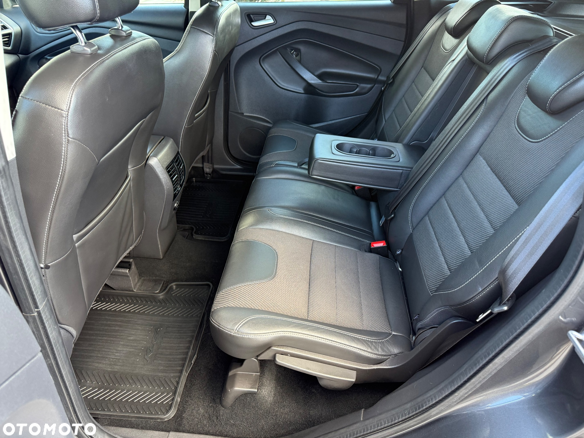 Ford Kuga 1.5 EcoBoost 2x4 Titanium - 19