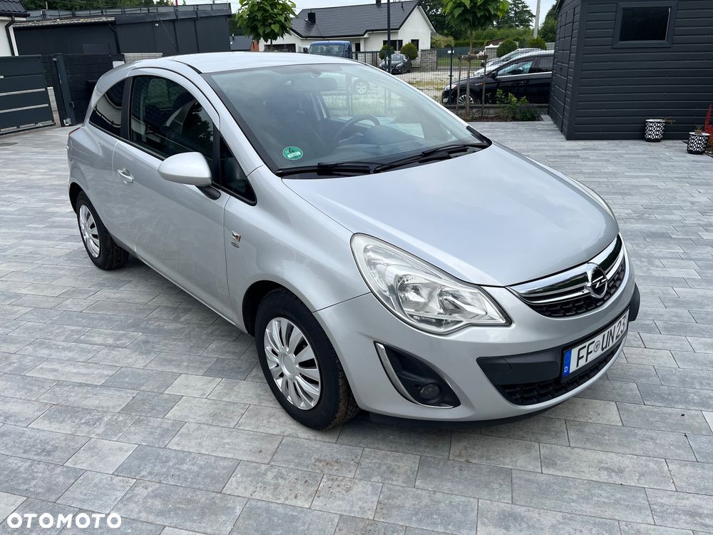 Opel Corsa 1.4 16V Cosmo - 4