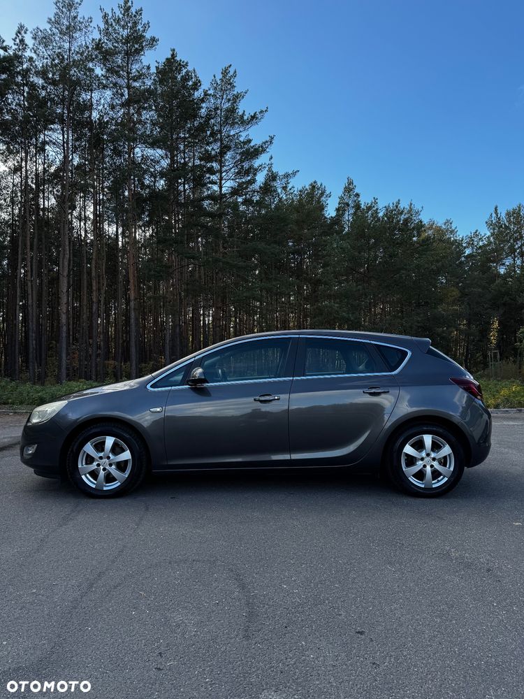 Opel Astra 1.4 T Cosmo - 4