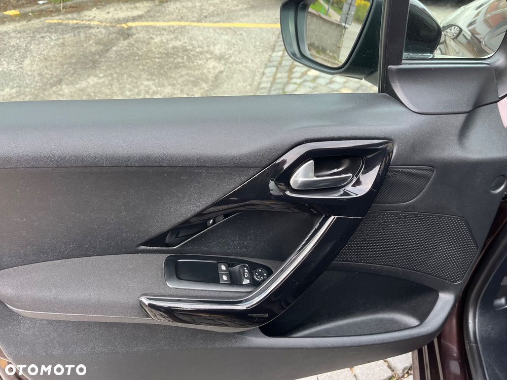 Peugeot 208 1.2 PureTech Active - 10