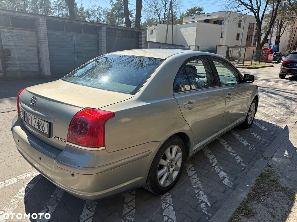Toyota Avensis 1.8 VVT-i Sol - 4
