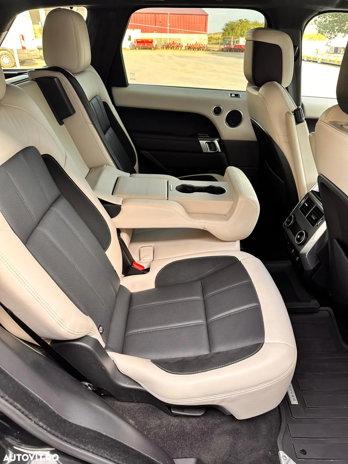 Land Rover Range Rover Sport 3.0 L HST - 27