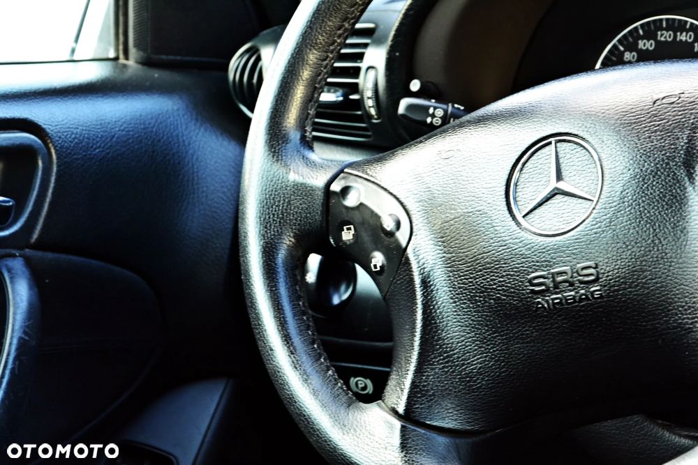 Mercedes-Benz Klasa C 180 Kompressor Classic - 20