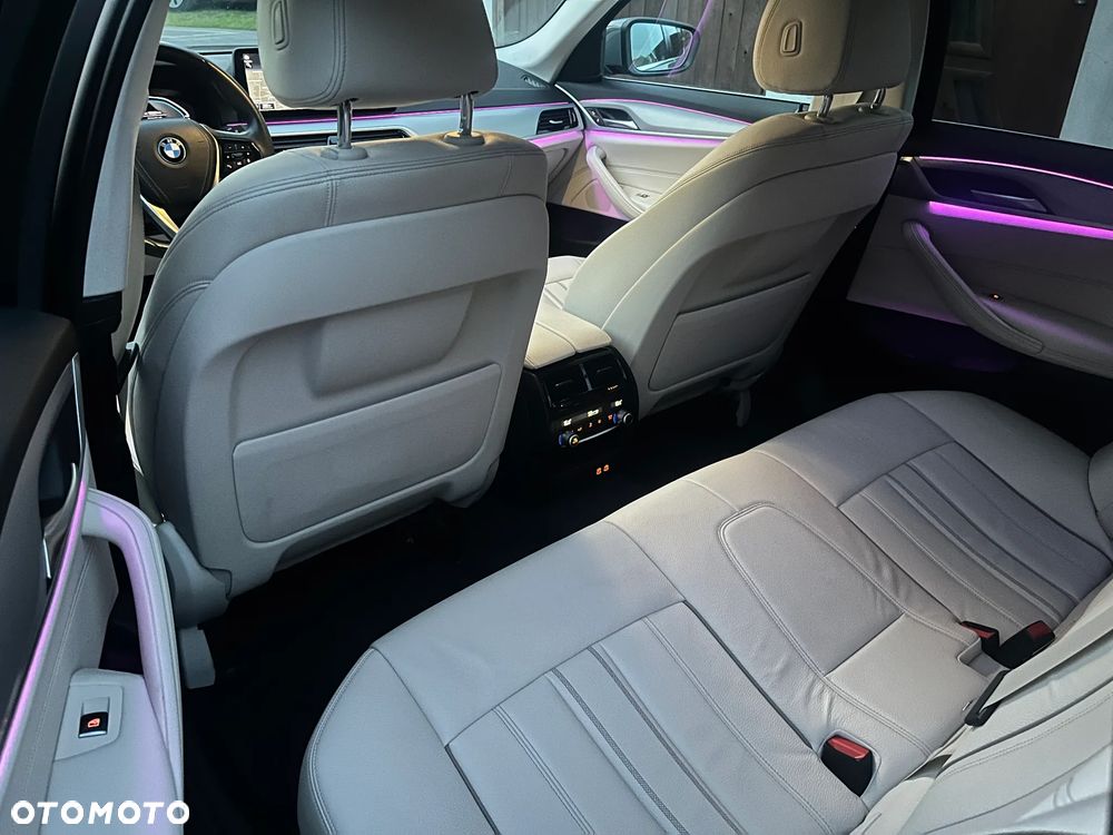 BMW Seria 5 520e Luxury Line - 8