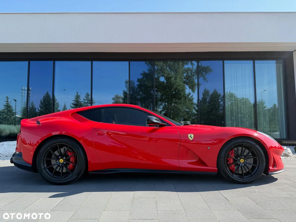 Ferrari 812 Superfast - 14