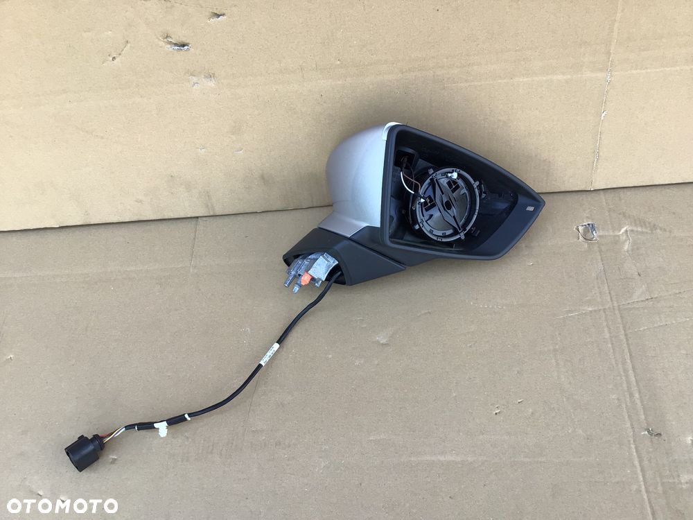 Lusterko prawe Seat Ibiza 6F0 8pin