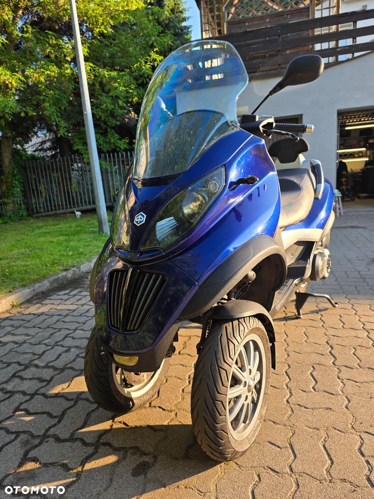 Piaggio MP-3 - 4
