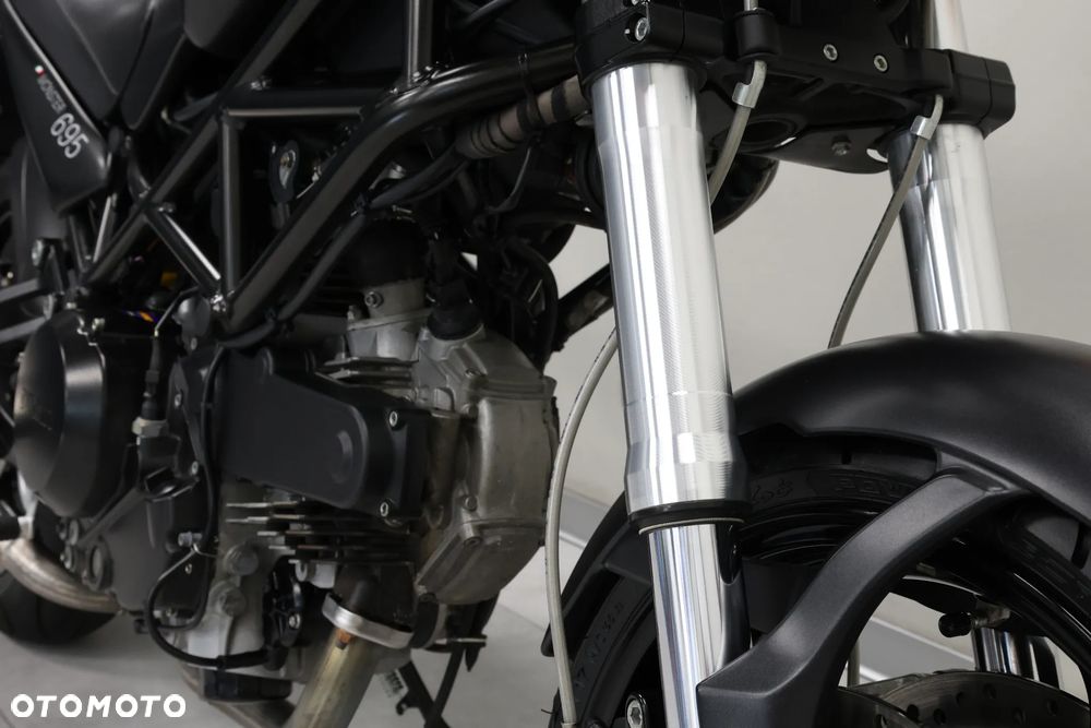 Ducati Monster - 21