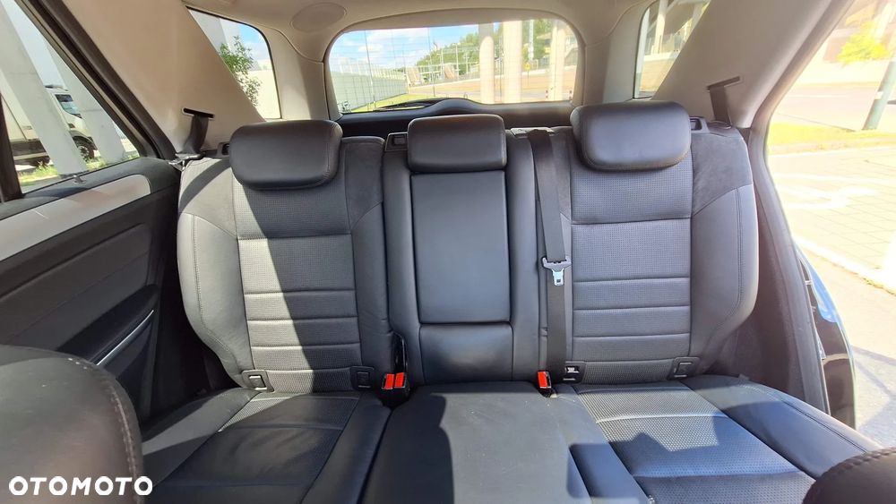 Mercedes-Benz ML 63 AMG 4-Matic - 23