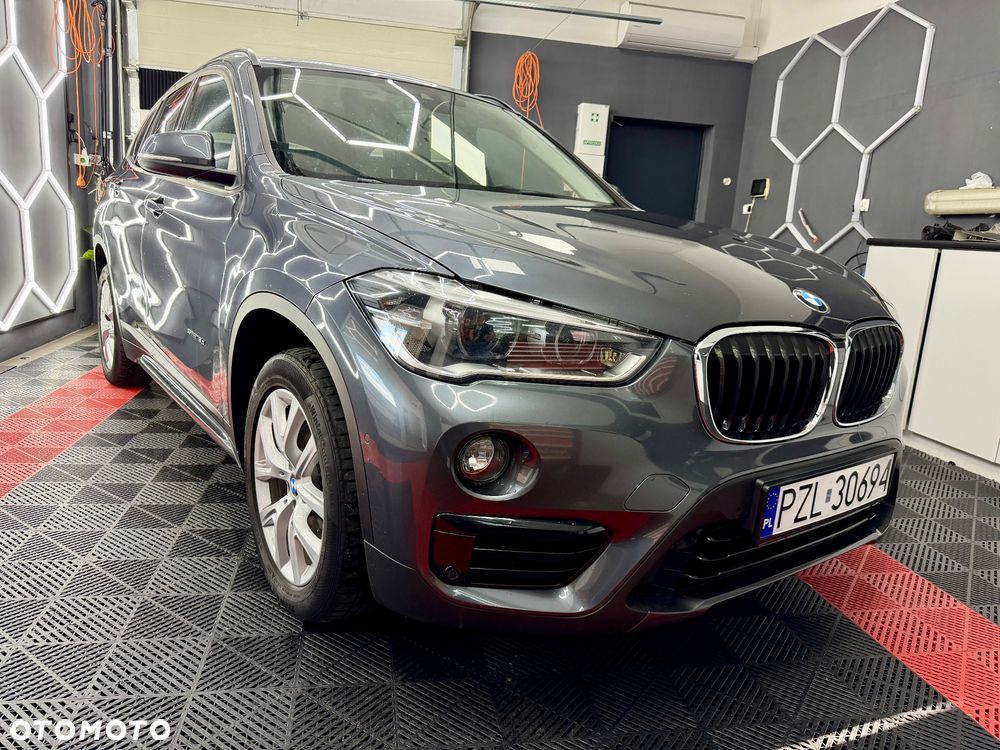 BMW X1 sDrive18d Sport Line - 1