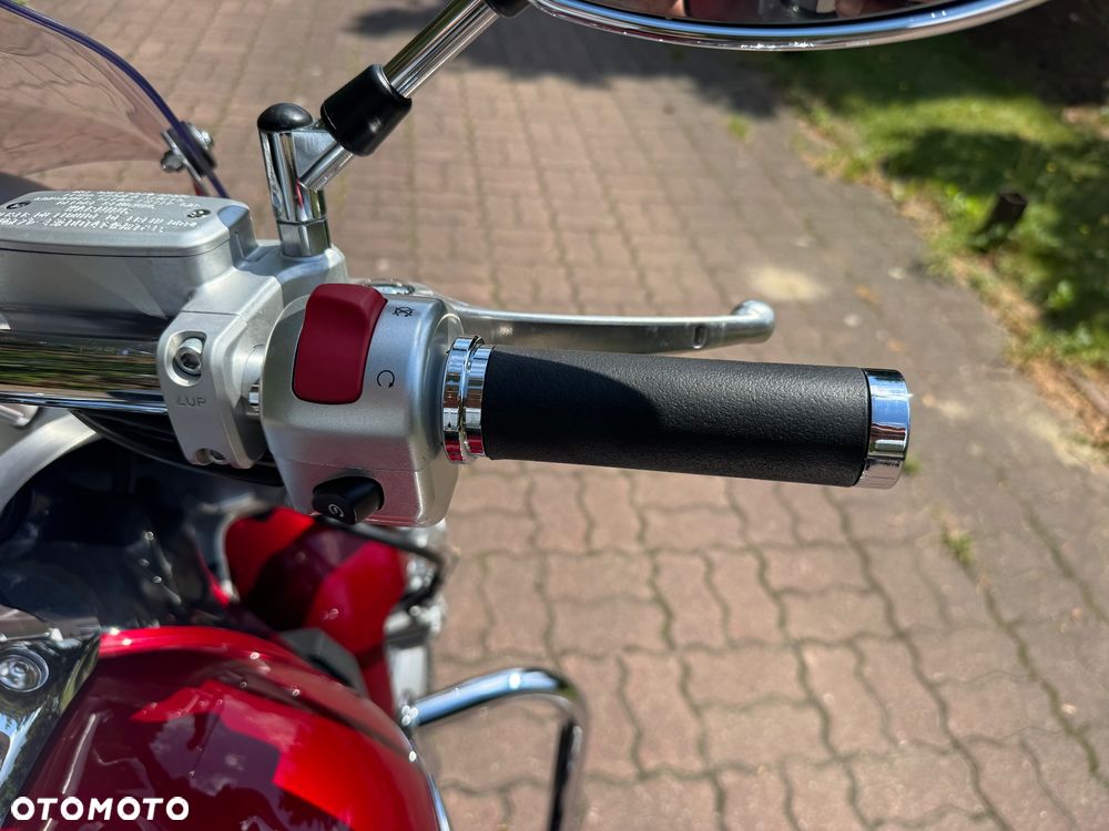 Suzuki Intruder - 23