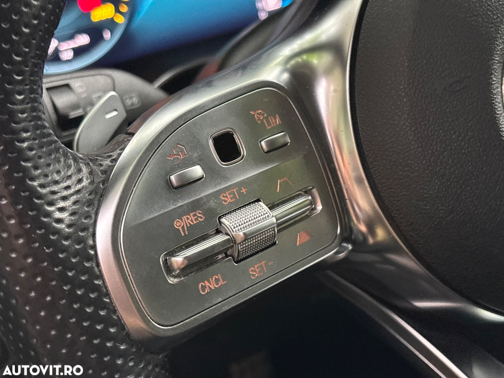 Mercedes-Benz GLC 300 e 4MATIC - 12